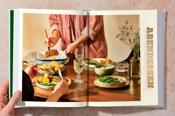 Produktbild: Vegan durch den Tag: 101 unserer Lieblingsrezepte von fr&uuml;h bis sp&auml;t