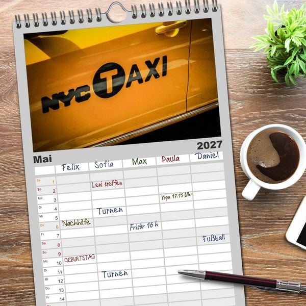 Produktbild: Familienplaner 2027 - New York Shoots mit 5 Spalten (Wandkalender, 21 x 45 cm) CALVENDO