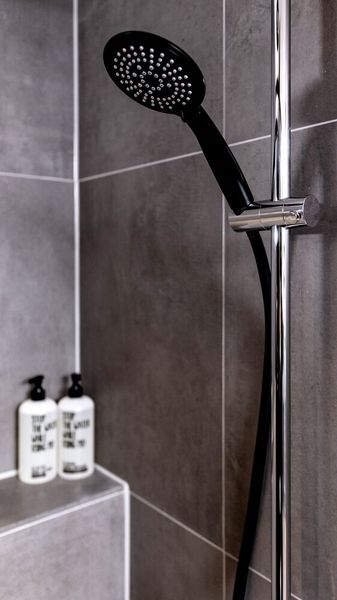 Produktbild: Mod. Design Duschschlauch Schwarz matt 175 cm, mit Verdrehschutz und Trinkwasserzulassung