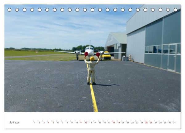 Produktbild: Follow me - fliegen anders erleben (Tischkalender 2026 DIN A5 quer), CALVENDO Monatskalender