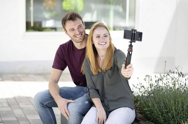 Produktbild: Hama Solid Tischstativ 1/4 Zoll Arbeitsh&ouml;he=16 - 19 cm Schwarz Kugelkopf, Wasserwaage, inkl. Smartphonehalter