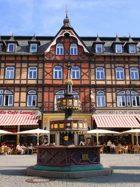 Produktbild: CALVENDO Puzzle Wernigerode, Marktplatz mit Wohlt&auml;terbrunnen | 1000 Teile Lege-Gr&ouml;&szlig;e 64x48cm Foto-Puzzle f&uuml;r gl&uuml;ckliche Stunden