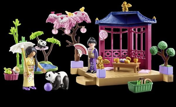 Produktbild: PLAYMOBIL 71762 Asiatischer Garten mit Pandaf&uuml;tterung