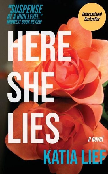 Produktbild: Here She Lies