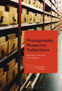 Produktbild: Photographs, Museums, Collections