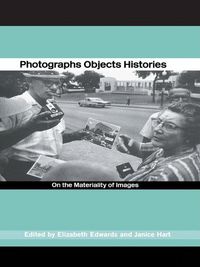 Produktbild: Photographs Objects Histories