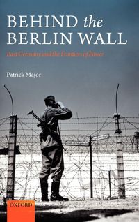 Produktbild: Behind the Berlin Wall