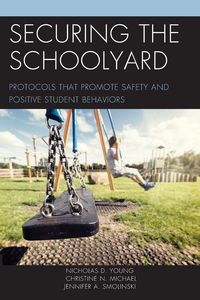 Produktbild: Securing the Schoolyard