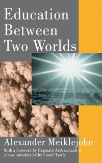 Produktbild: Education Between Two Worlds