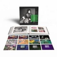 Produktbild: The Show Must Go On (12CD Box/88 Seiten Buch)