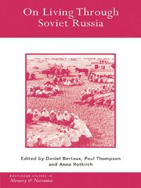 Produktbild: On Living Through Soviet Russia