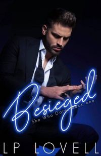 Produktbild: Besieged (She Who Dares, #1)