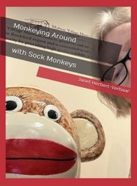Produktbild: Monkeying Around with Sock Monkeys