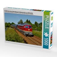 Produktbild: 132 293 mit einem Getreidezug bei Medewitz (OL) am 06.06.2016 (Puzzle)