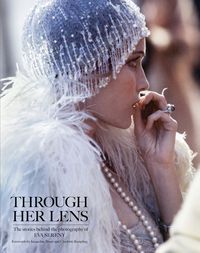 Produktbild: Through Her Lens