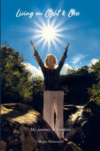 Produktbild: Living on Light & Love