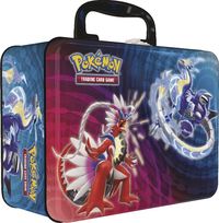 Bild vom Artikel Pokèmon (Sammelkartenspiel), PKM Back to School Collectors Chest vom Autor 