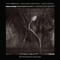 Produktbild: Between Hotels and Time