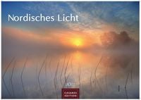 Produktbild: Nordisches Licht Kalender 2027 &ndash; Wandkalender | Fotokalender Naturkalender 35x50cm&ndash; mit 12 faszinierenden Fotografien von Landschaften im mildem nordischen Licht