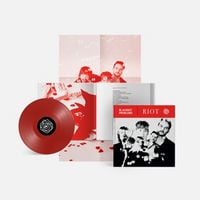 Produktbild: RIOT - Deluxe Vinyl im Hardcoverbuch