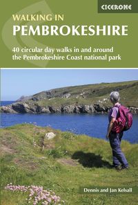 Produktbild: Walking in Pembrokeshire