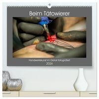 Produktbild: Beim T&auml;towierer (hochwertiger Premium Wandkalender 2026 DIN A2 quer), Kunstdruck in Hochglanz