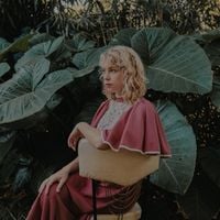 Produktbild: Queen of the In Between