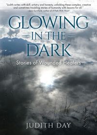Produktbild: Glowing In the Dark
