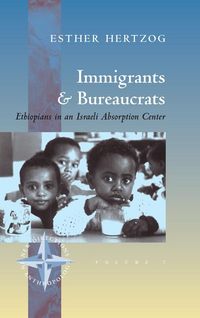 Produktbild: Immigrants and Bureaucrats