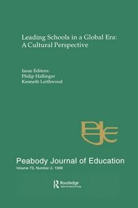 Produktbild: Leading Schools in a Global Era