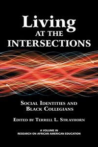 Produktbild: Living at the Intersections