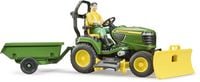 Produktbild: bruder 62104 bworld John Deere Aufsitzrasenm&auml;her, Anh&auml;nger + G&auml;rtner