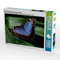 Produktbild: CALVENDO Puzzle Blauer Morphofalter auf gr&uuml;nem Blatt | 1000 Teile Lege-Gr&ouml;&szlig;e 64x48cm Foto-Puzzle f&uuml;r gl&uuml;ckliche Stunden