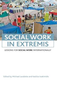 Produktbild: Social work in extremis