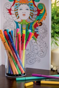 Premium-Filzstift - STABILO Pen 68 - ARTY - 12er Pack mit Hängelasche - mit 12 verschiedenen Farben