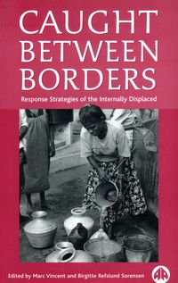 Produktbild: Caught Between Borders