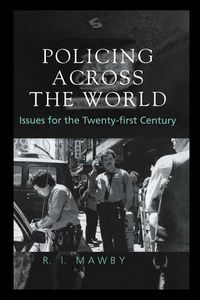 Produktbild: Policing Across the World