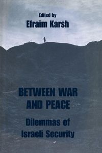 Produktbild: Between War and Peace