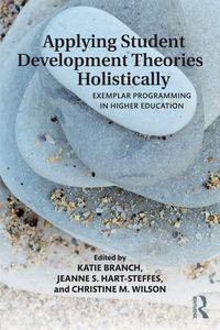 Produktbild: Applying Student Development Theories Holistically