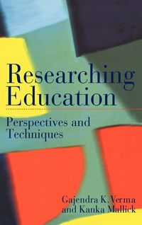 Produktbild: Researching Education