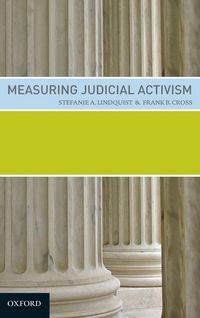Produktbild: Measuring Judicial Activism