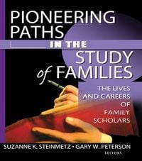 Produktbild: Pioneering Paths in the Study of Families