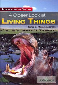 Produktbild: A Closer Look at Living Things