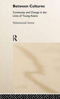 Produktbild: Between Cultures