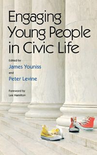 Produktbild: Engaging Young People in Civic Life