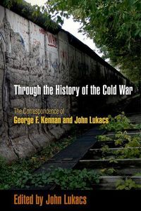 Produktbild: Through the History of the Cold War