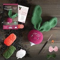 Produktbild: Crochet Your Veggies Amigurumi Kit Radish
