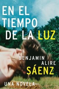 Bild vom Artikel En El Tiempo de la Luz vom Autor Benjamin Alire Sáenz