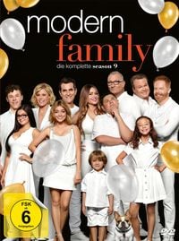 Bild vom Artikel Modern Family - Die komplette Season 9 [3 DVDs] vom Autor Christopher Lloyd