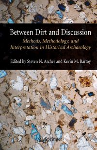 Produktbild: Between Dirt and Discussion